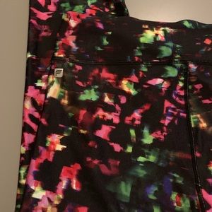 Fabletics Solar Capri Size: Large